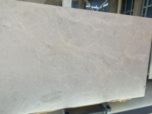 Lastra di Marmo Economica a Tonalità Calde 'Lago Specchiato al Giallo Primaverile' Lucidata con Texture Liscia per Pavimenti e Rivestimenti Moderni di Lusso - Product Image 4