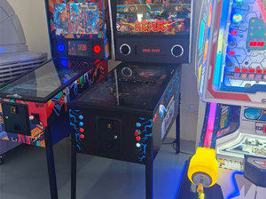 Máquina de Pinball <span class=keywords><strong>Virtual</strong></span> AC DC Premium 4K, Gabinete Arcade con 1300 Juegos, Sonido HD, Música Clásica, Control Multimovimiento para Uso Doméstico - Product Image 5