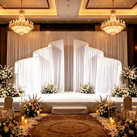 Support de toile de fond incurvé en métal en forme de S pour mariage, support de drapé ondulé pour décoration de fond de cérémonie de mariage en extérieur dans un château