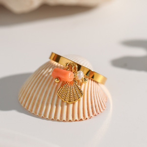 Anillo con Dije de Concha Dorada y Coral Rosa, Ajustable, Unisex, Regalo de Joyería - Product Image 2