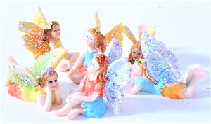 In <span class=keywords><strong>resina</strong></span> In Miniatura Fata <span class=keywords><strong>Giardino</strong></span> 6pc <span class=keywords><strong>Set</strong></span>-Piccolo Seduta Fate e Volo di Piatto Fairies Colorful Pixie Abiti - Product Image 2
