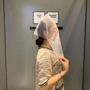 Masque facial non tissé de protection en gros pour le maquillage – Empêche le transfert de taches de fond de teint et de rouge à lèvres sur les vêtements - Product Image 4