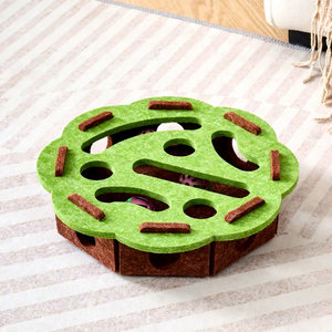 Juguete para Gatos 2 en 1: Laberinto de Fieltro y Plástico Desmontable con Campana, Diseño Interactivo y Divertido, Color y Marca Personalizables - Product Image 1
