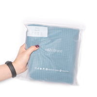 Sacs d'emballage et d'expédition givrés à fermeture éclair D2W biodégradables personnalisés de haute qualité pour vêtements