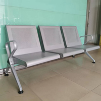 Chaise d'attente d'aéroport moderne de qualité commerciale à 3 places, banc en acier inoxydable argenté pour les centres commerciaux et les salons