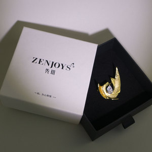 [Salon international de bijoux de Hong Kong] Broche élégante en forme de voile, d'inspiration nautique, dorée, avec zircon cubique étincelant - Product Image 5