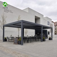 Pergola en aluminium équipée de bandes LED solaires et d'un toit à lames motorisé pour les activités nocturnes en extérieur