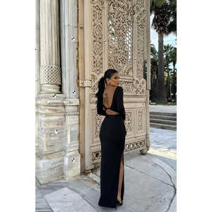 Vestido de Noche Negro Satinado con Cuello Alto, Cintura Imperio, Bordado, Silueta de Vestido de Gala, Estilo de Fiesta, Disponible en Tallas XS a XL - Product Image 1