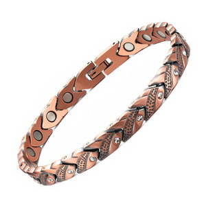 Bracciale Magnetico Unisex alla Moda con Zirconi e Pesciolino Koi, Gioiello Salutare a Ioni Negativi Anti-Fatica Placcato Oro 18K - Product Image 5