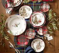 Assiette de Noël en céramique, motif animaux sauvages et sapins, en porcelaine, pour la table, la maison, les fêtes et les services de table.