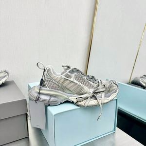 Nouvelles Chaussures de Créateur 2026 – Baskets Décontractées en Maille Argentée à Semelle Épaisse, Idéales pour le Quotidien – Vente en Gros - Product Image 4