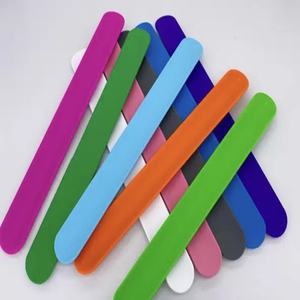 HF fabrika yüksek miktar rahat tokat bilezik özel baskı silikon bilek bandı ücretsiz örnek tokat bilezik - Product Image 3