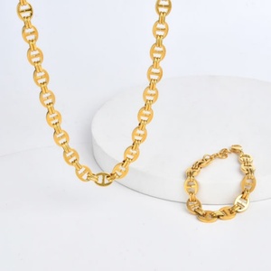Parures de bijoux tendance en acier inoxydable avec chaînes grain de café et motif nez de cochon, collier et bracelet - Product Image 6