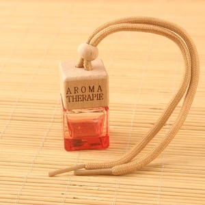 Modern Gradient Square Car Perfume Bottle Air Freshener Empty Hanging Ornament with Vent Placement <b>Essential</b> <b>Oil</b> Pendant - Product Image 3