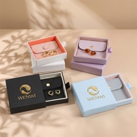 Boîte à bijoux carrée, organiseur de style tiroir, rangement pour colliers, bagues, pendentifs, boîte d'emballage doublée de velours avec logo doré