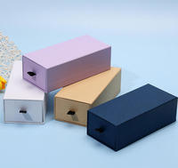 Boîte à tiroir carrée personnalisable en carton ondulé, avec impression UV couleur haut de gamme, matériaux recyclés, doublure en carton et poignée en ruban