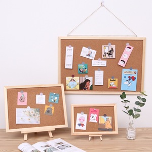 Vente chaude, tableau en liège avec cadre en bois suspendu, fourni par l'usine, avec des taches adhésives pour une utilisation décorative à l'école et au bureau - Product Image 1