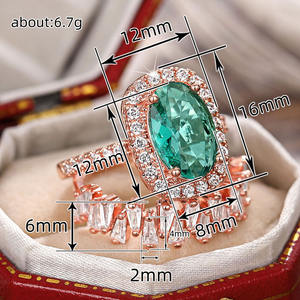 Anillo de Cóctel Q794 en Oro Rosa con Topacio en el Centro, Diamantes con Corte Baguette y Engaste Pavé, Joyería Fina de Compromiso para Mujer - Product Image 4