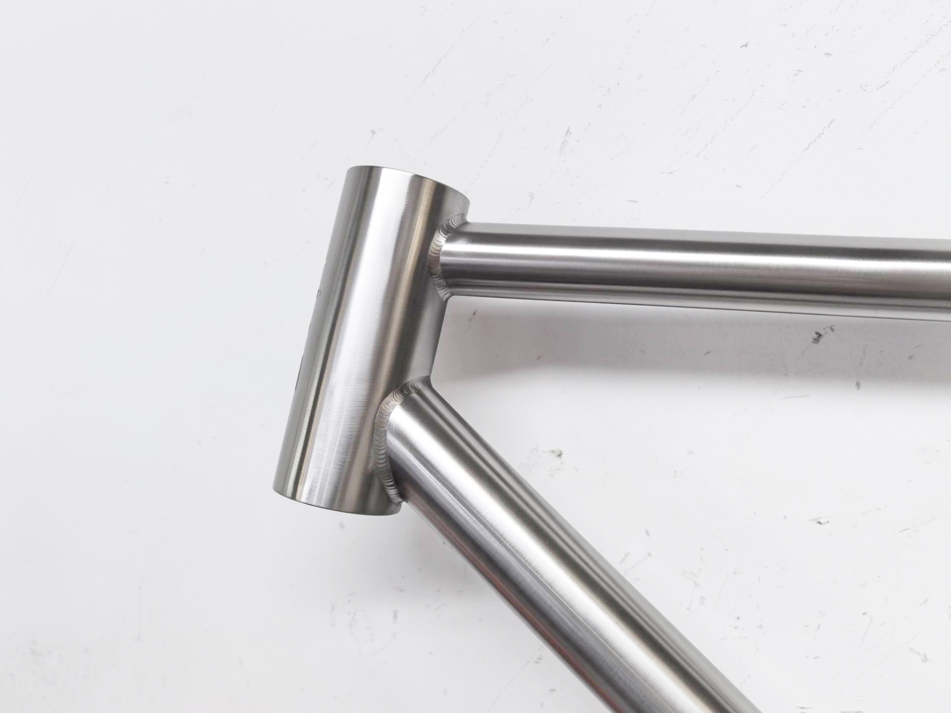 Waltly 700C Disc Road Bike Frame Titanium for Fully Internal
