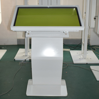 AWSTOUCH - Señalización Digital Interactiva con Pantalla Táctil y Soporte de Piso, 32 Pulgadas, 4K, 350 cd, Gabinete Metálico, Terminal de Información para Vestíbulos Gubernamentales