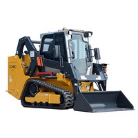 Chargeuse compacte sur pneus 378C avec attache rapide et multiples accessoires pour la construction