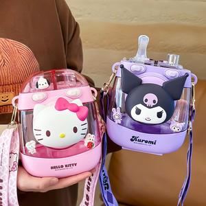 แก้วพลาสติกเฮลโลคิตตี้พร้อมสายสะพาย ขวดน้ำการ์ตูนความจุขนาดใหญ่สำหรับเด็กทุกเพศ - Product Image 4