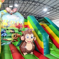 Structure gonflable avec souffleur d'air, imprimé animaux de dessin animé et thème jungle, pour fêtes de jardin et événements extérieurs