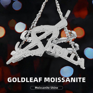 Pendentif personnalisé en feuille d'or avec lettre en moissanite VVS glacée, en argent 925, bijoux hip-hop pour usage quotidien - Product Image 2