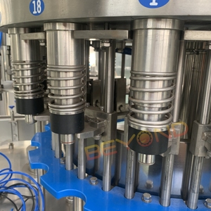 Línea Completa de Producción de Bebidas con Máquina de Llenado de Líquidos, Taponadora Automática y Equipo para <span class=keywords><strong>Agua</strong></span> Embotellada - Product Image 4