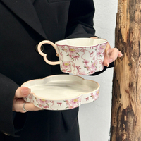 Tasse et soucoupe en céramique rose à motif floral avec nœud, coffret cadeau, texte et impression florale disponibles, stock en gros pour la décoration de table à la maison, cadeaux pour café et festivals
