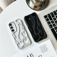 Coque de téléphone à flamme creuse galvanisée créative pour Samsung Galaxy S24 S23 S22 Ultra A55 A16 accessoires de téléphone souples en gros