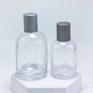 ขวดแก้วทรงกระบอกแบบกำหนดเอง ขนาด 50 มล. 100 มล. สำหรับน้ำหอม พร้อมหัวฉีดและฝาสีเงิน สำหรับบรรจุภัณฑ์ดูแลส่วนบุคคล - Product Image 4