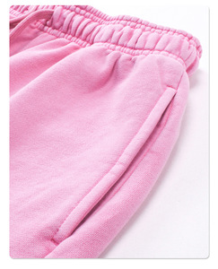Ensemble T-shirt et short oversize unisexe style streetwear rétro, effet délavé et teinture acide, collection été pour fabricants de vêtements - Product Image 6