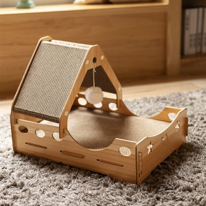Cama Moderna de Madera Maciza en Forma de Casa con Rascador, Diseño Elegante con Estampado Animal para Sala de Estar - Product Image 1