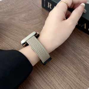 <span class=keywords><strong>Bracelet</strong></span> magnétique en <span class=keywords><strong>cuir</strong></span> pour <span class=keywords><strong>Apple</strong></span> <span class=keywords><strong>Watch</strong></span> 42mm 40mm 44mm 46mm 49mm <span class=keywords><strong>Bracelet</strong></span> de montre Ultra Series 11 10 9 8 <span class=keywords><strong>7</strong></span> 6 Ultra <span class=keywords><strong>Watch</strong></span> Strap - Product Image 5