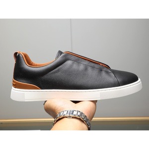 Zapatillas Bajas de Gamuza Minimalistas para Hombre, Zapatos Casuales Cómodos para el Trabajo, Viajes y Caminatas, con Forro Transpirable - Product Image 1