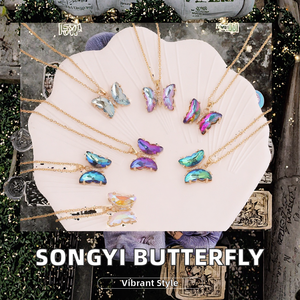 Collier pendentif papillon tendance pour femme en alliage de zinc plaqué or avec chaîne à maillons, design coloré pour anniversaire - Product Image 2