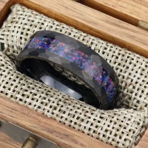 POYA 8mm Meteorit Crushed Fire Opal Inlay Wolfram Ring gehämmert schwarze Männer Frauen Ehering