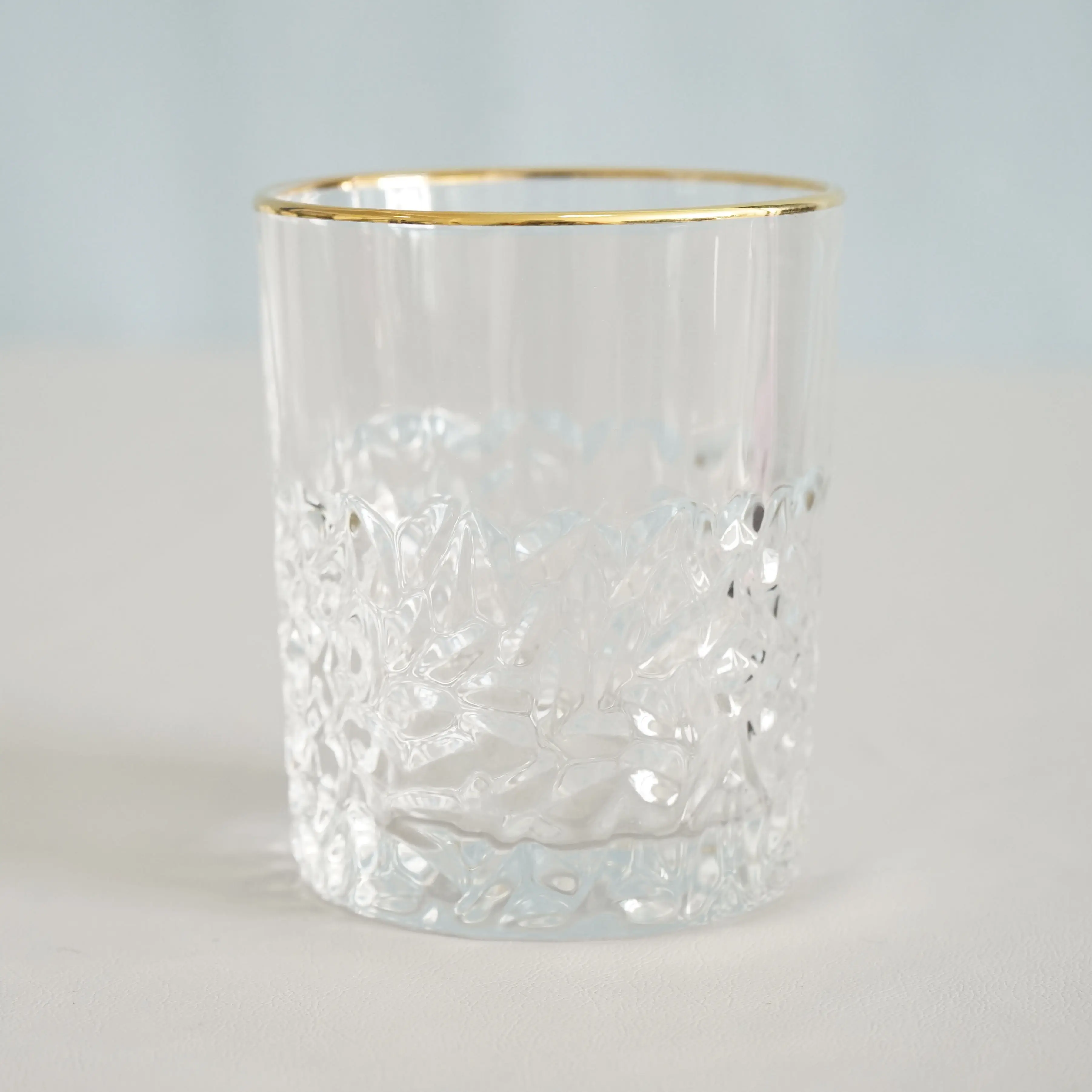320 ml lead-free high Borosilicate transparent whiskey glass cup water pattern hammer with gold rim
