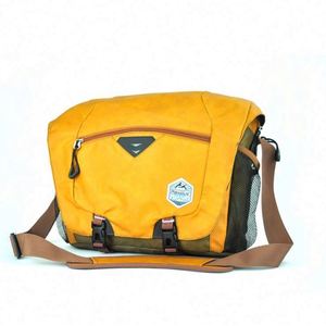 Sac messager grand format imperméable de haute qualité, personnalisable avec un MOQ faible, sacs à bandoulière robustes pour homme - Product Image 2