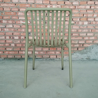 Chaise de salle à manger empilable ISO9001 approuvée, résistante à l'eau, couleur personnalisée, pour patio, bistrot, restaurant, loisirs – Stock limité