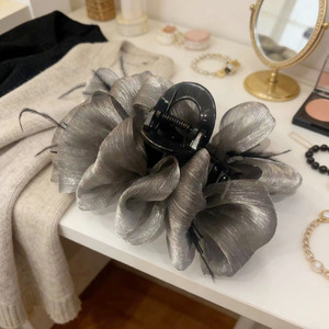 Cloud Bubble Mesh <b>Clip</b> for Women, 2024 New Style, High-End Large Feather Shark <b>Clip</b> Hair Accessory, Hot Selling Hair Accessory - Product Image 4
