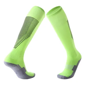 Venta al por mayor ciclismo hasta la rodilla calcetines deportivos de alta compresión antideslizante fútbol calcetines de agarre para adultos niños