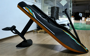 Tabla de Surf Eléctrica Profesional de Fibra de Carbono de 8000W con Ala Delantera de 2.1m y 120min de Autonomía - Product Image 2