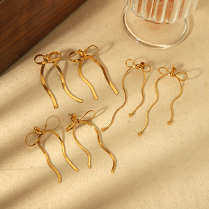 Pendientes de acero de titanio con borlas y lazo, chapados en oro de 18 quilates, para mujer, uso diario - Product Image 3