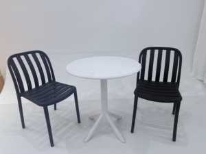 طاولة بيسترو خارجية من البولي بروبيلين بالجملة من المصنع لعام 2026، طاولة طعام بلاستيكية بألوان مخصصة - Product Image 3