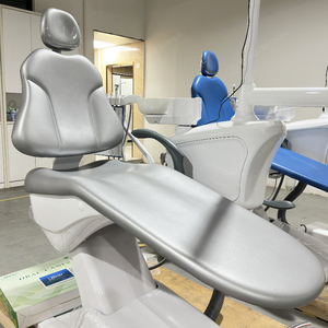 Chaises dentaires Conception de qualité supérieure pour la chirurgie implantaire Unité de turbine DentaI Chaises DentaI - Product Image 6