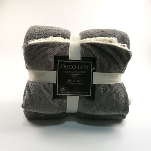 Couverture de jet de canapé en fausse fourrure grise de vison en peluche écologique de luxe tissée solide à rayures florales Festival ventes directes d'usine - Product Image 1