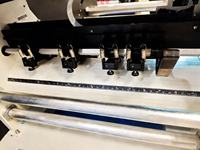 Cortadora Automática de Etiquetas de Escritorio / Máquina Troqueladora de Etiquetas Adhesivas de Rollo a Rollo con Sistema de Eliminación de Residuos