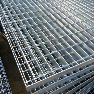 Grille <span class=keywords><strong>rectangulaire</strong></span> en acier au carbone XBY ASTM A36, taille nominale 36 po x 6 pi (largeur x longueur), finition galvanisée à chaud, matériau en fer lisse - Product Image 5